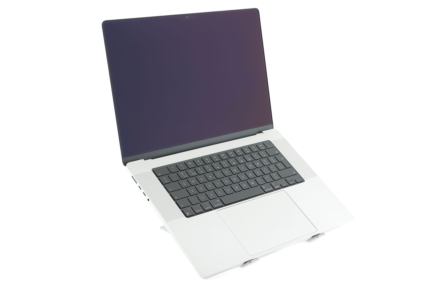 Apple MacBook Pro 16″ 2021, M1 Pro 10 Cores, 16 GB, 16 core GPU 512 GB Silver - Като нов