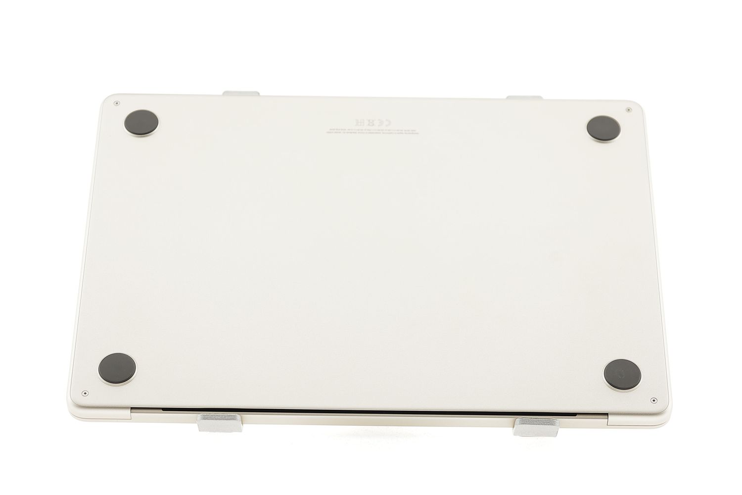 Apple MacBook Air 13″ 2022, M2 8 Cores, 8 GB, 8 core GPU 256 GB Starlight - Като нов