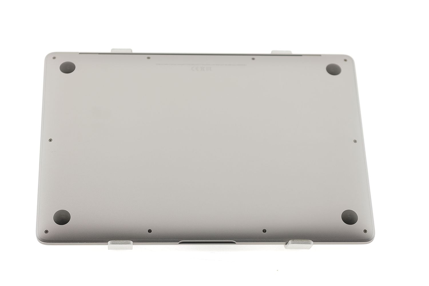 Apple MacBook Air 13″ 2020, M1 8 Cores, 8 GB, 7 core GPU 256 GB Space Gray - Много добро