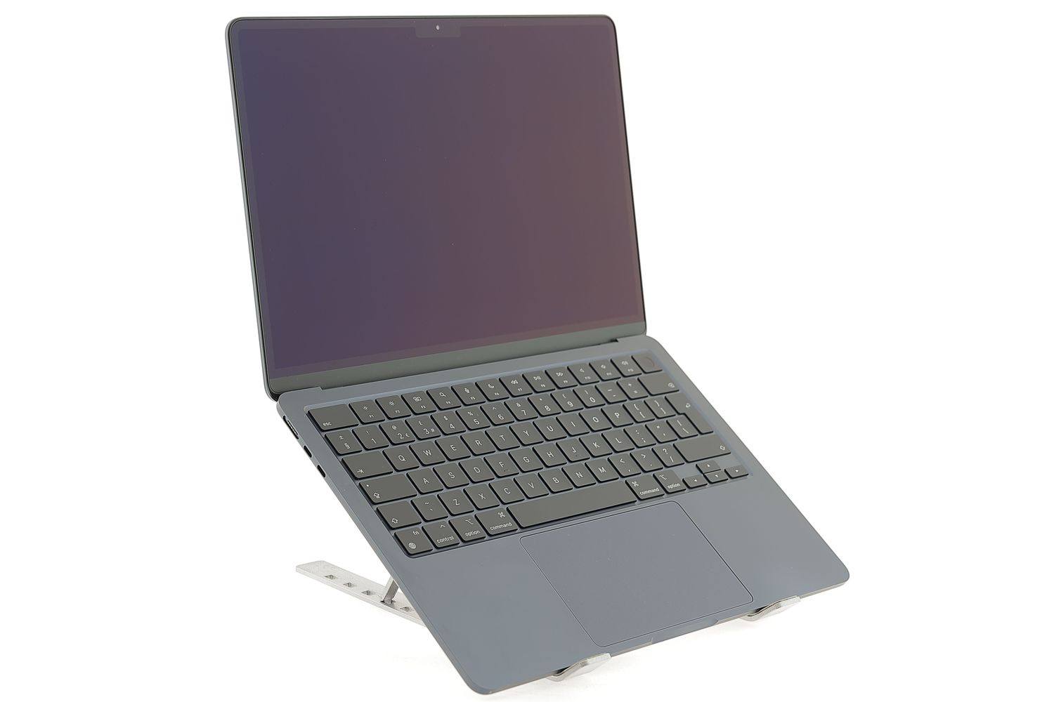 Apple MacBook Air 13″ 2024, M3 8 Cores, 8 GB, 8 core GPU 256 GB Midnight - Foarte bun