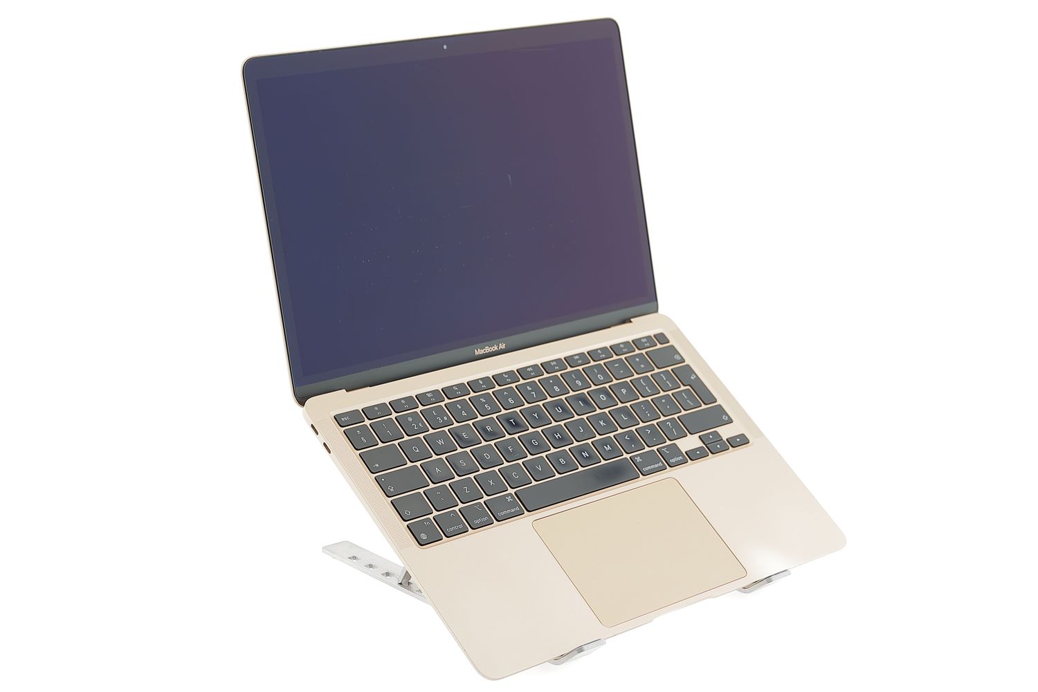 Apple MacBook Air 13″ 2020, M1 8 Cores, 8 GB, 7 core GPU 256 GB Gold - Отлично