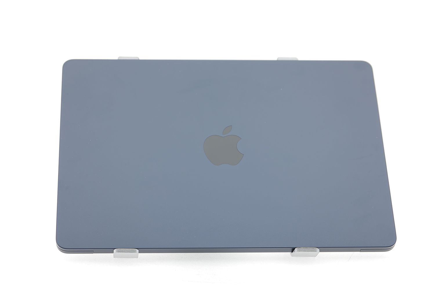 Apple MacBook Air 13″ 2022, M2 8 Cores, 8 GB, 8 core GPU 256 GB Midnight - Ca nou