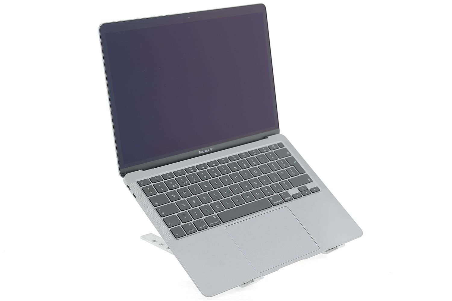 Apple MacBook Air 13″ 2020, i5 1.1 GHz, 8 GB, Intel Iris Plus 256 GB Space Gray - Като нов