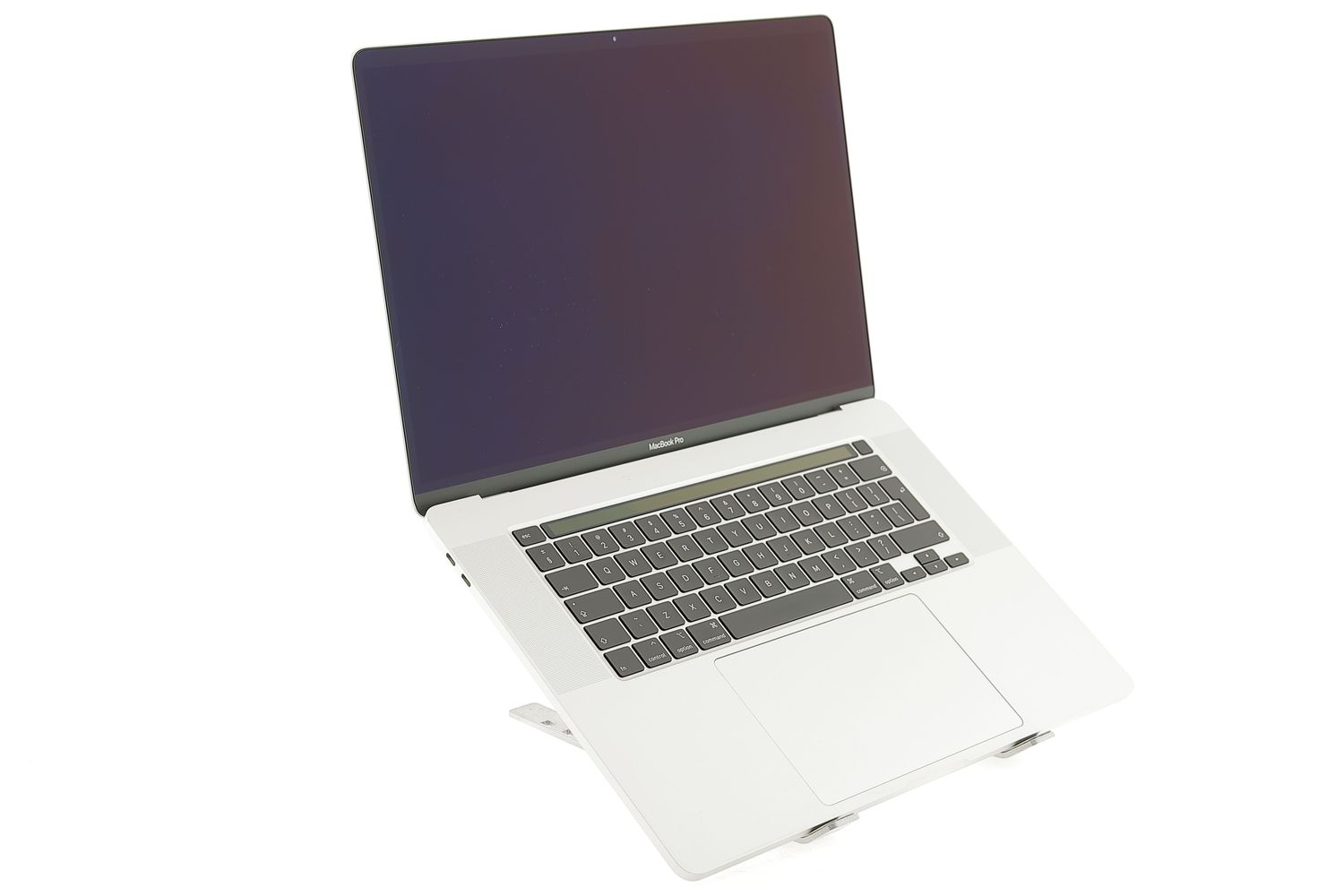 Apple MacBook Pro 16″ Touch Bar 2019, i7 2.6 GHz, 16 GB, AMD Radeon Pro 5300M 512 GB Silver - Много добро