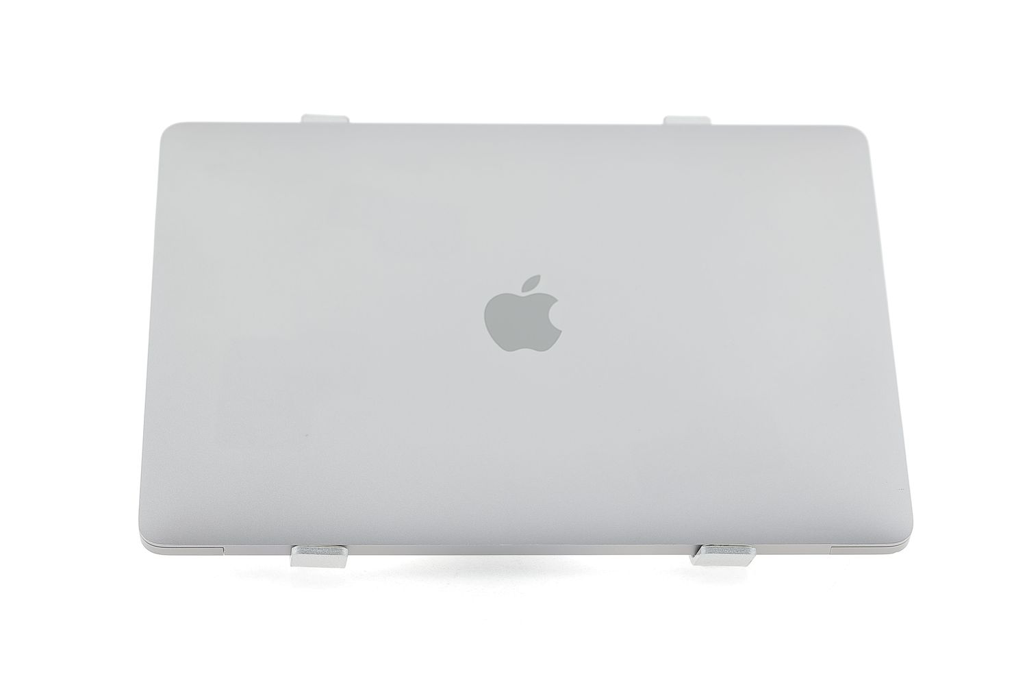 Apple MacBook Air 13″ 2020, i5 1.1 GHz, 8 GB, Intel Iris Plus 256 GB Silver - Foarte bun