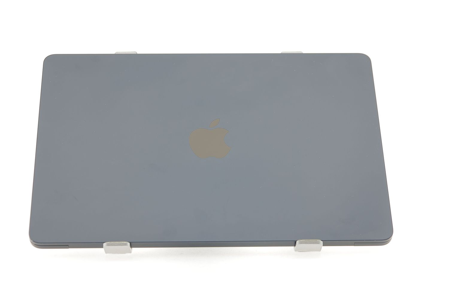 Apple MacBook Air 13″ 2022, M2 8 Cores, 8 GB, 8 core GPU 512 GB Midnight - Foarte bun