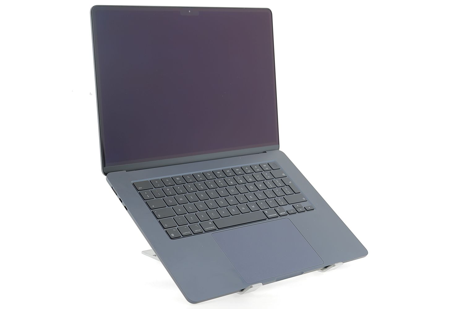 Apple MacBook Air 15″ 2023, M2 8 Cores, 8 GB, 10 core GPU 256 GB Midnight - Nagyon jó