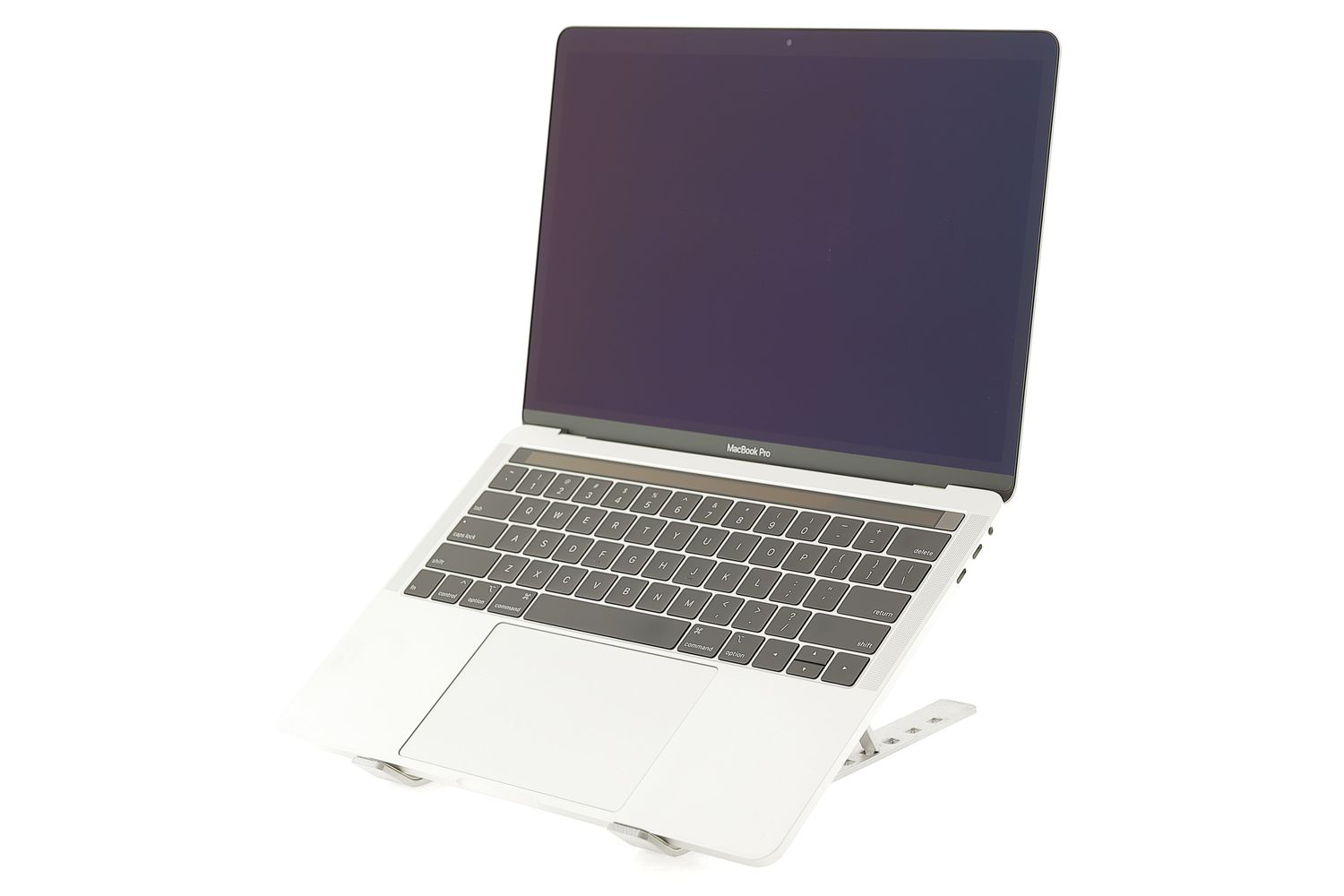 Apple MacBook Pro 13″ Touch Bar 2019, i7 2.8 GHz, 8 GB, Intel Iris Plus Graphics 655 512 GB Silver - Отлично