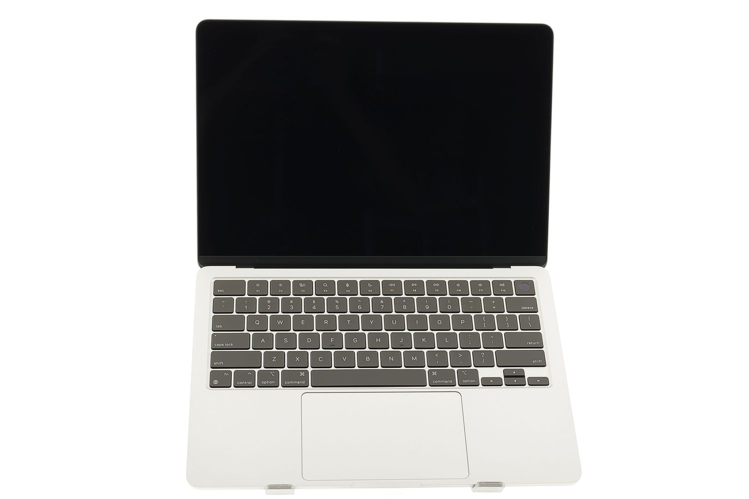 Apple MacBook Air 13″ 2024, M3 8 Cores, 8 GB, 8 core GPU 256 GB Silver - Nagyon jó