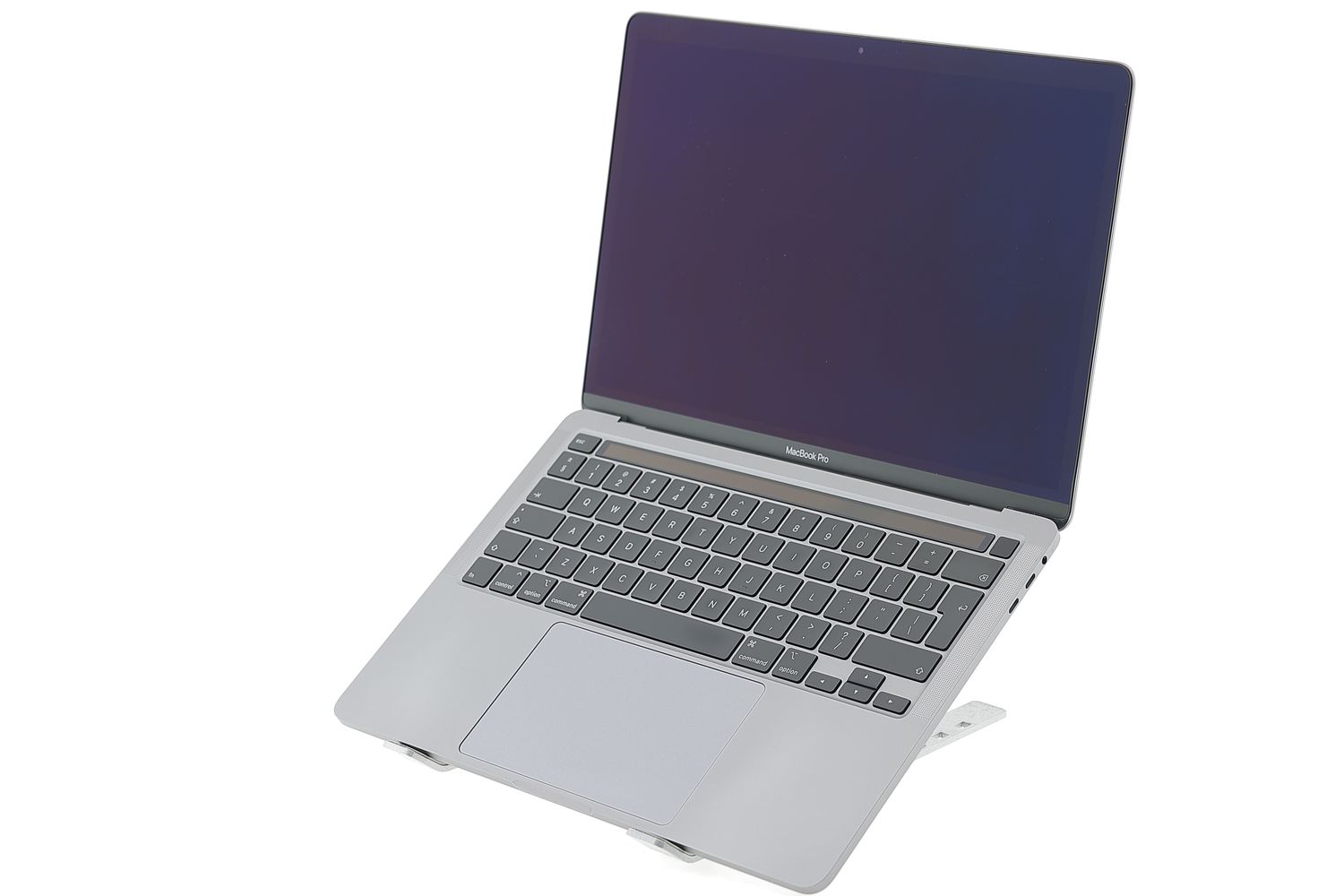 Apple MacBook Pro 13″ Touch Bar 2020, i7 2.3 GHz, 16 GB, Intel Iris Plus Graphics 1 TB Space Gray - Много добро