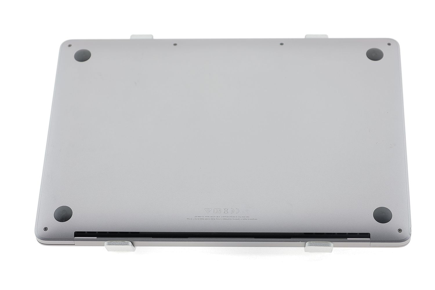 Apple MacBook Pro 13″ 2022, M2 8 Cores, 8 GB, 10 core GPU 512 GB Space Gray - Nagyon jó