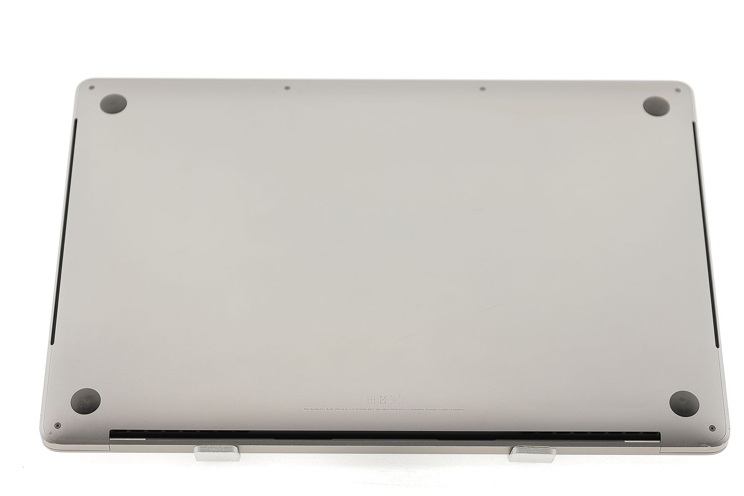 Apple MacBook Pro 15″ Touch Bar 2019, i7 2.6 GHz, 16 GB, AMD Radeon Pro 555X 512 GB Space Gray - Много добро