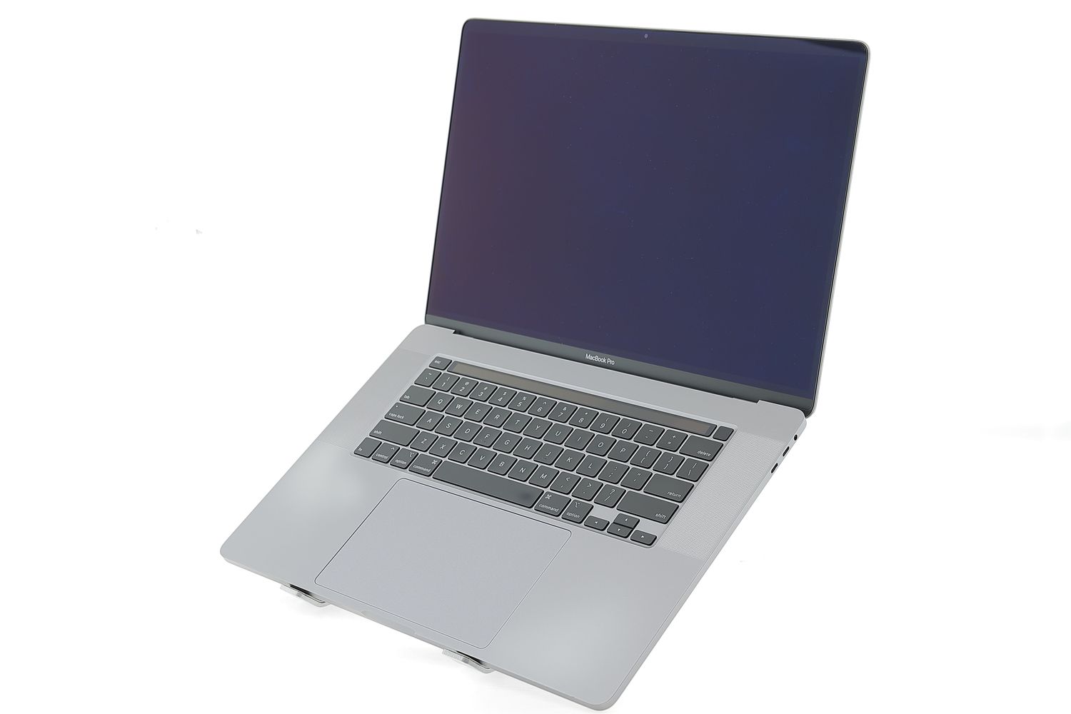 Apple MacBook Pro 16″ Touch Bar 2019, i7 2.6 GHz, 16 GB, AMD Radeon Pro 5300M 512 GB Space Gray - Добро