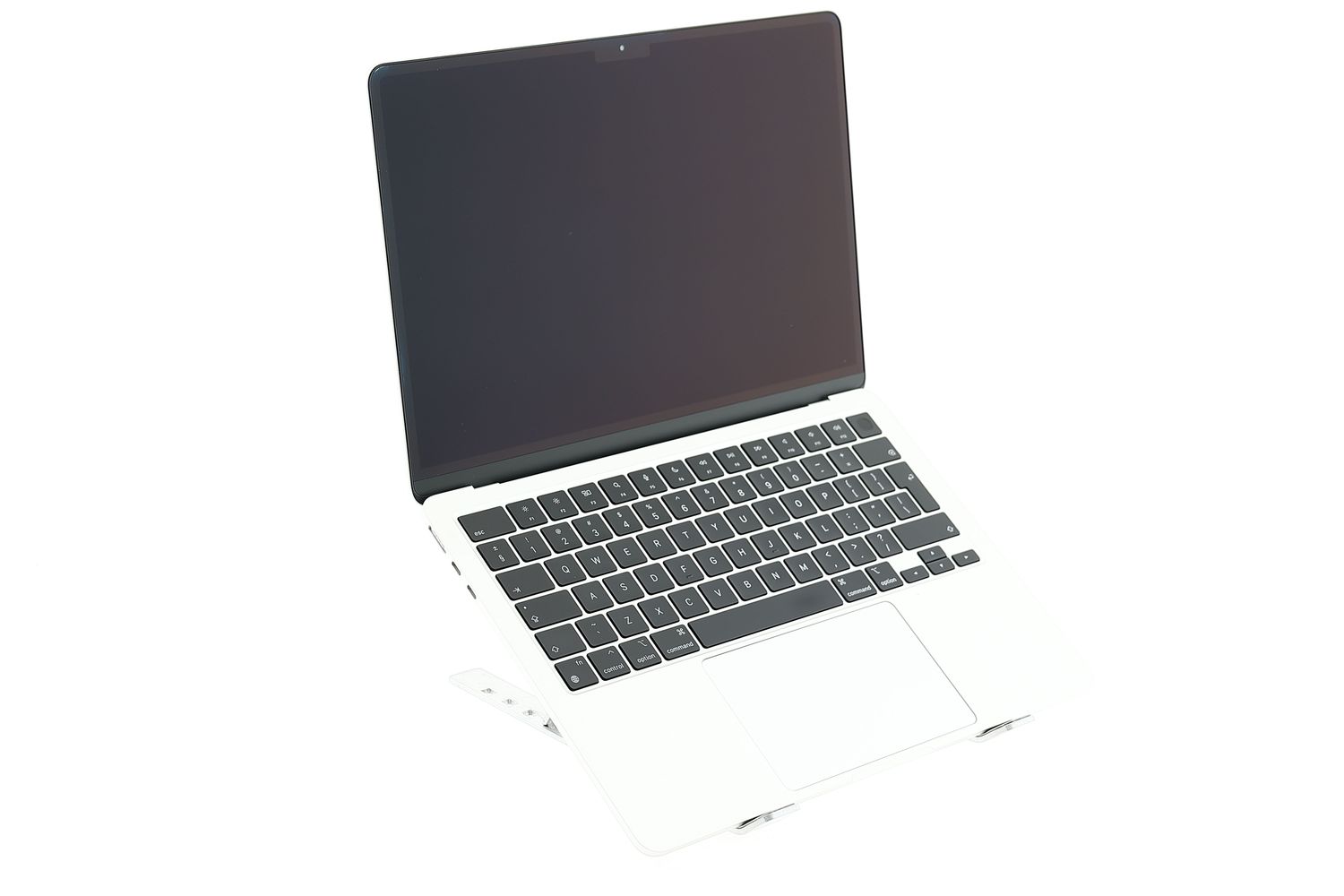 Apple MacBook Air 13″ 2022, M2 8 Cores, 8 GB, 10 core GPU 256 GB Silver - Ca nou