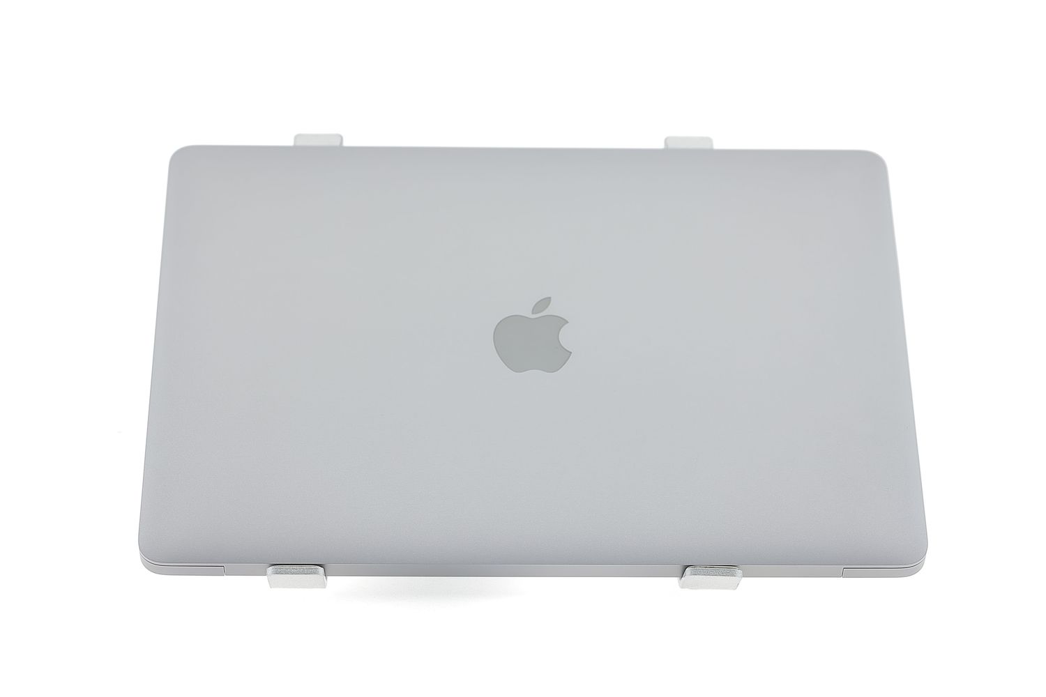 Apple MacBook Air 13″ 2020, M1 8 Cores, 8 GB, 7 core GPU 256 GB Space Gray - Kiváló