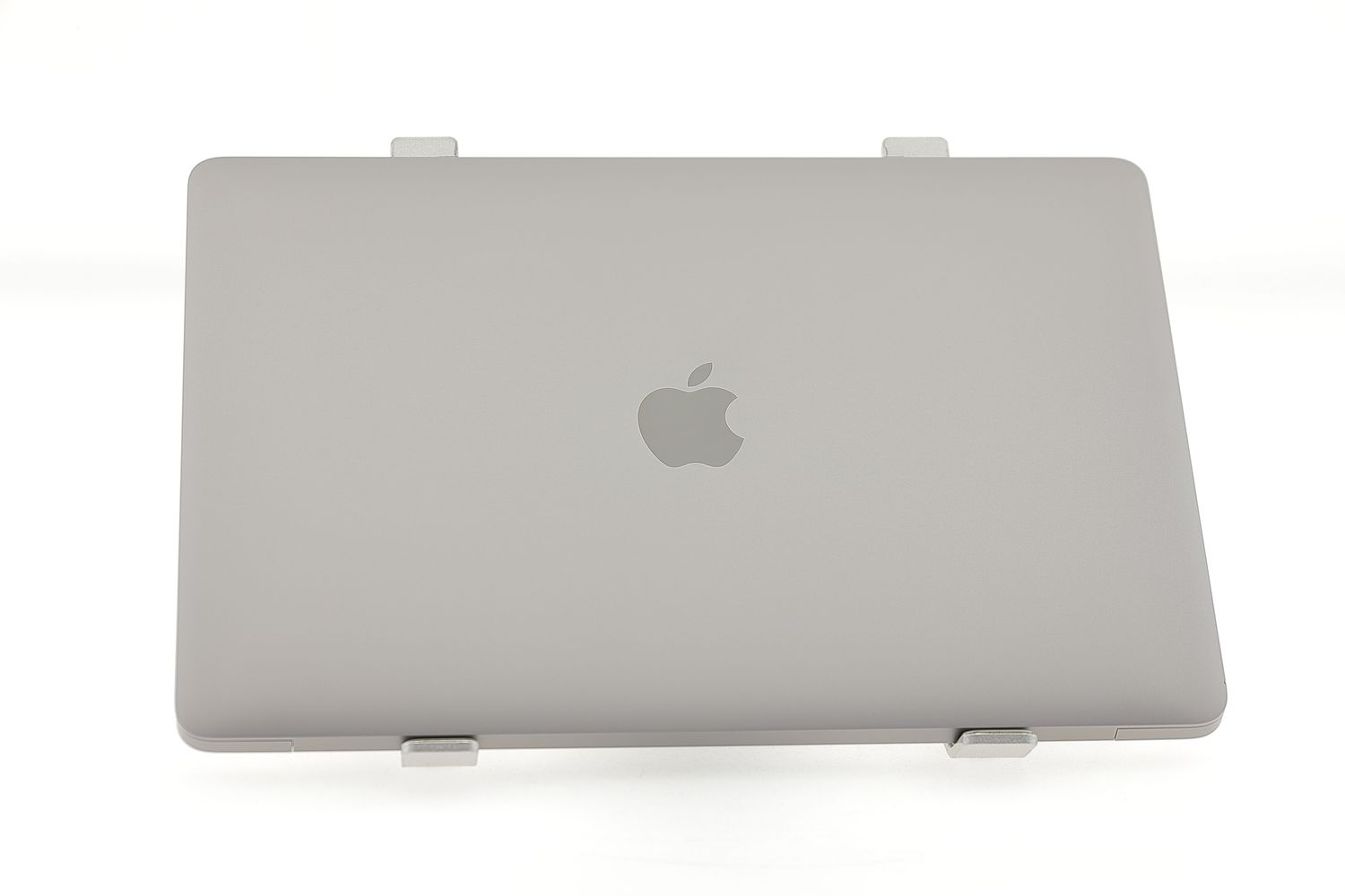 Apple MacBook Air 13″ 2020, M1 8 Cores, 8 GB, 8 core GPU 512 GB Space Gray - Ca nou