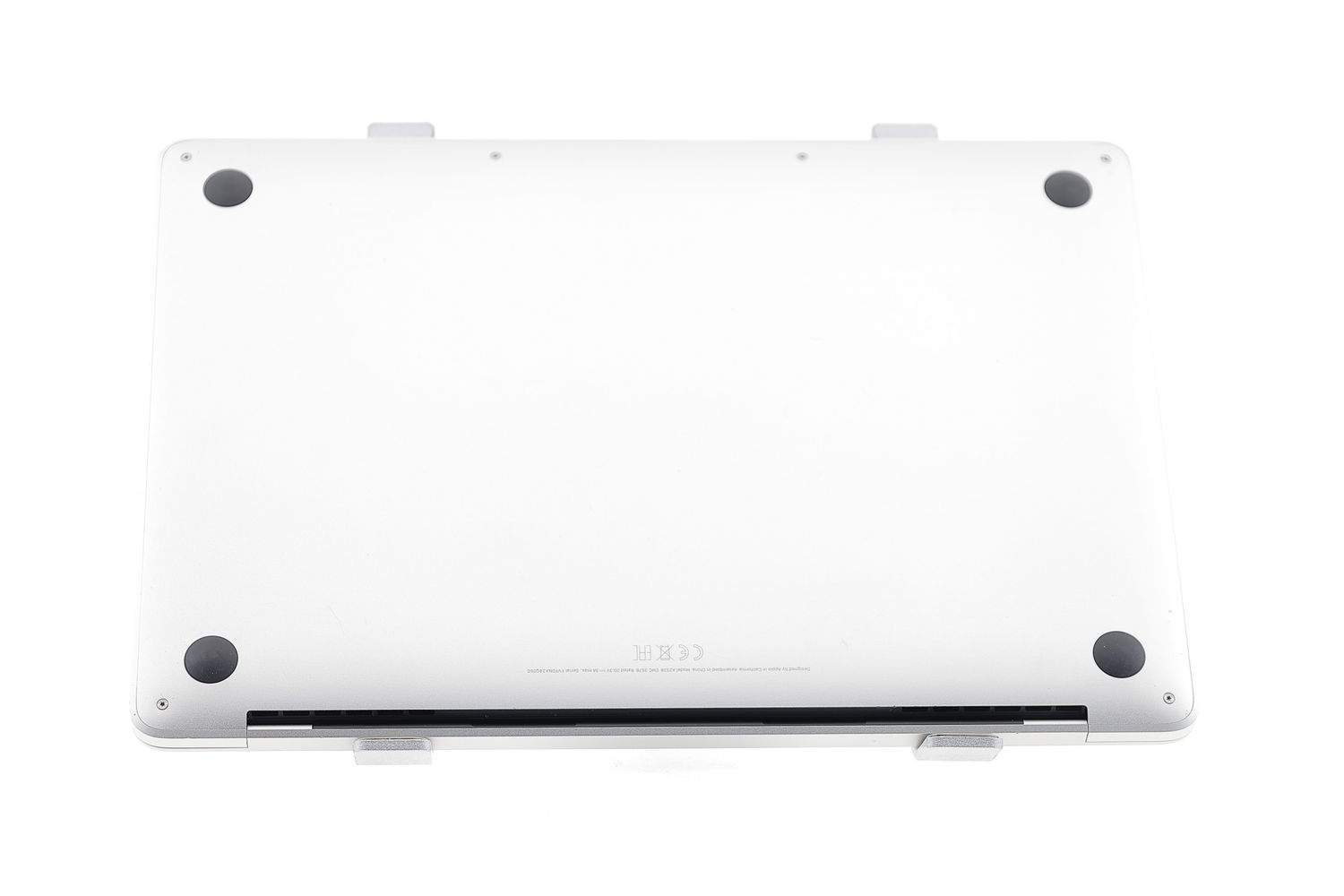 Apple MacBook Pro 13″ 2020, M1 8 Cores, 8 GB, 8 core GPU 256 GB Silver - Много добро