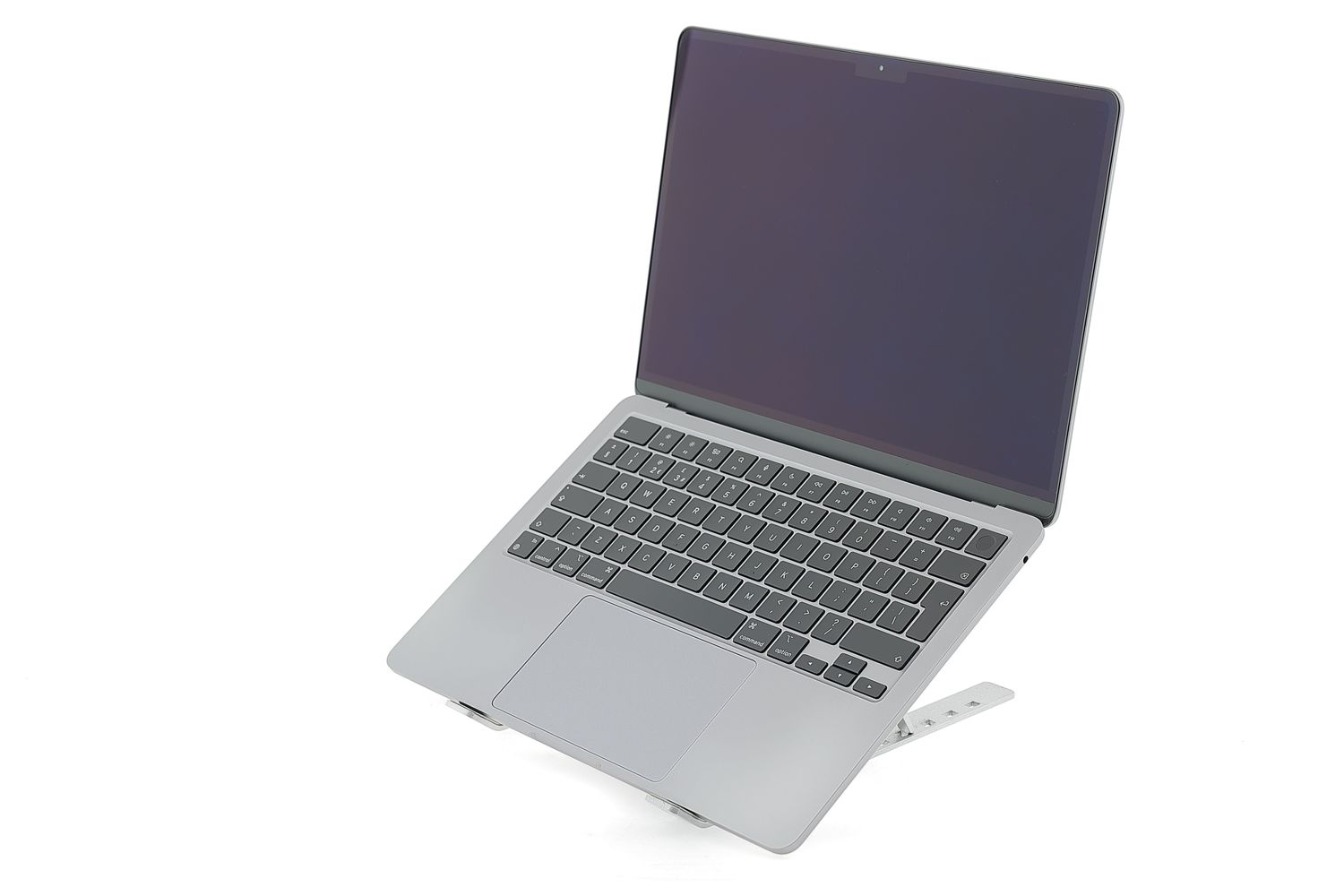 Apple MacBook Air 13″ 2022, M2 8 Cores, 16 GB, 8 core GPU 256 GB Space Gray