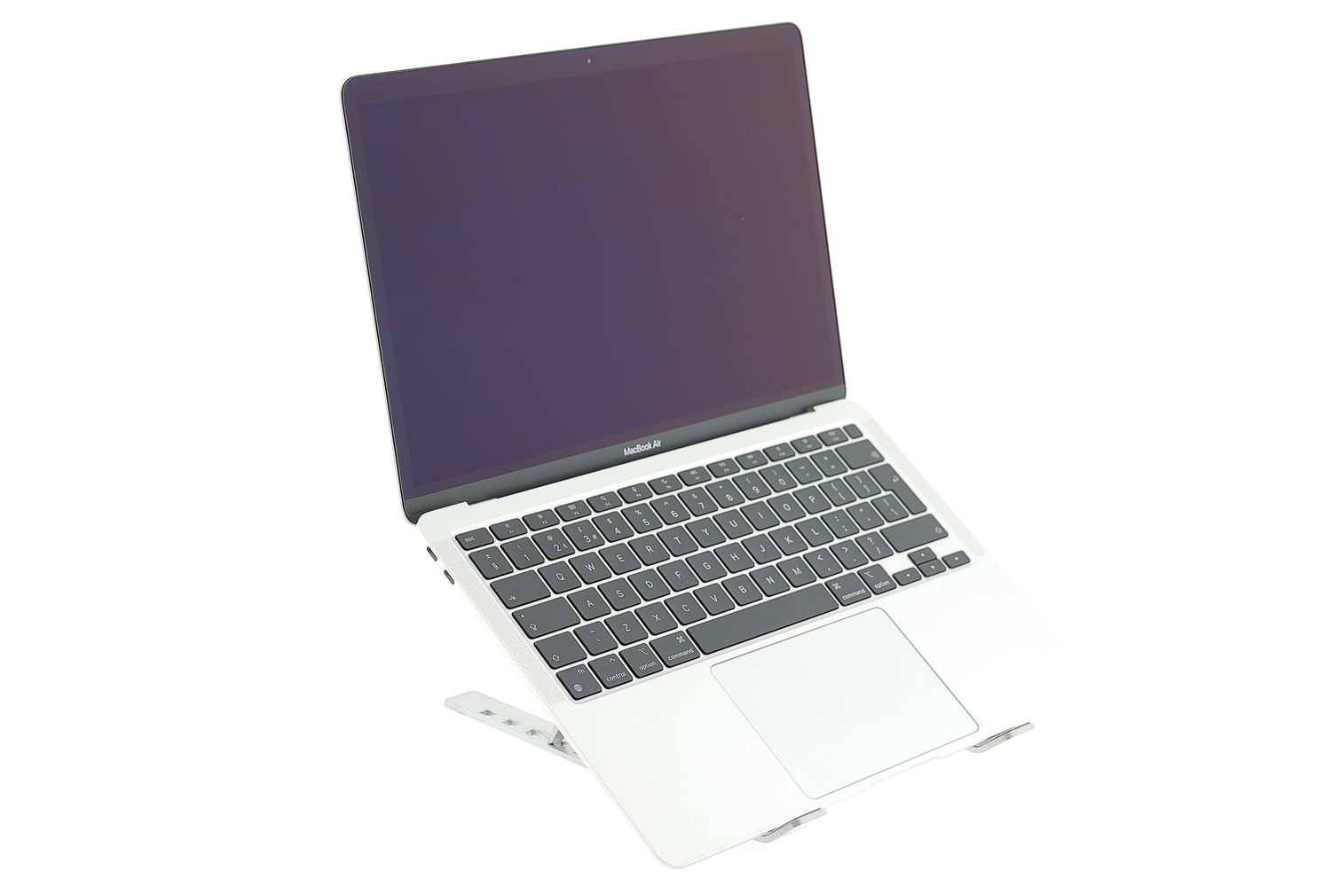 Apple MacBook Air 13″ 2020, i3 1.1 GHz, 8 GB, Intel Iris Plus 256 GB Silver - Като нов