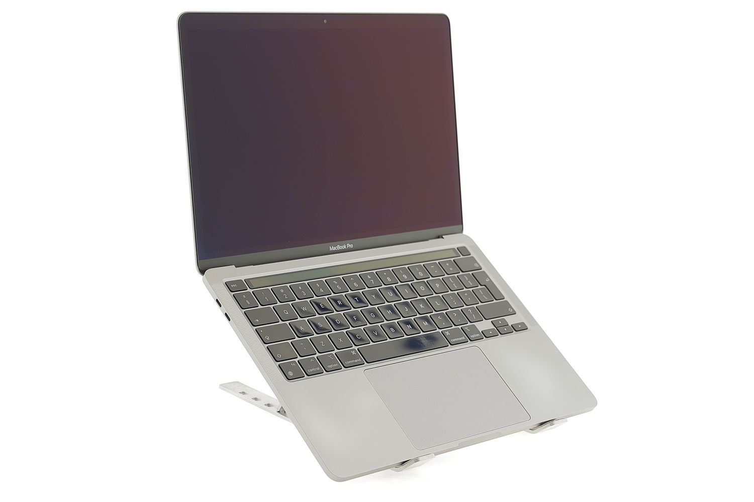 Apple MacBook Pro 13″ 2020, M1 8 Cores, 16 GB, 8 core GPU 256 GB Space Gray - Ca nou
