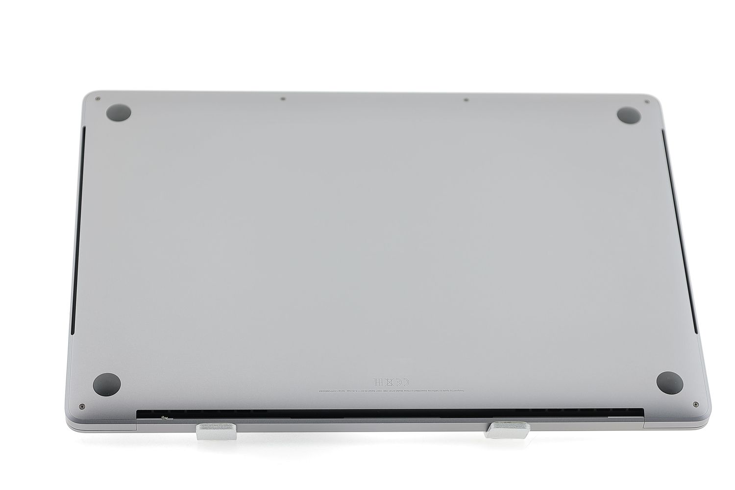 Apple MacBook Pro 16″ Touch Bar 2019, i9 2.4 GHz, 32 GB, AMD Radeon Pro 5300M 512 GB Space Gray - Excelent