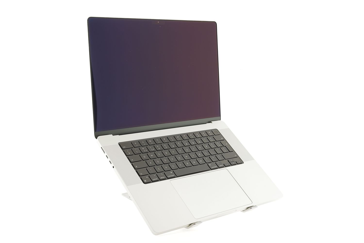 Apple MacBook Pro 16″ 2021, M1 Pro 10 Cores, 16 GB, 16 core GPU 512 GB Silver - Excelent