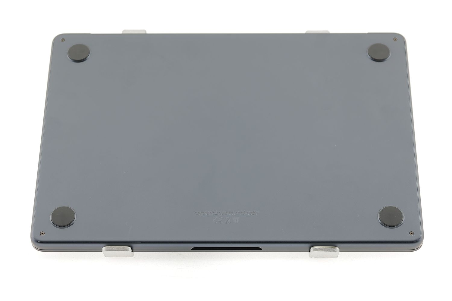 Apple MacBook Air 13″ 2022, M2 8 Cores, 8 GB, 8 core GPU 256 GB Midnight - Ca nou