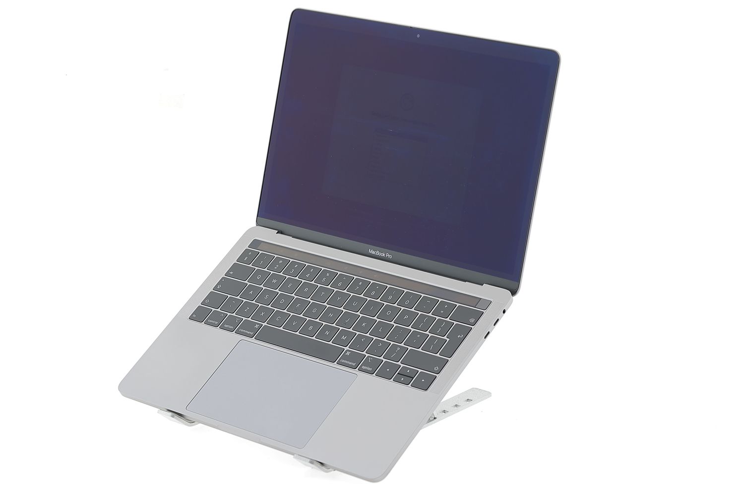 Apple MacBook Pro 13″ Touch Bar 2019, i7 2.8 GHz, 16 GB, Intel Iris Plus Graphics 655 512 GB Space Gray - Много добро