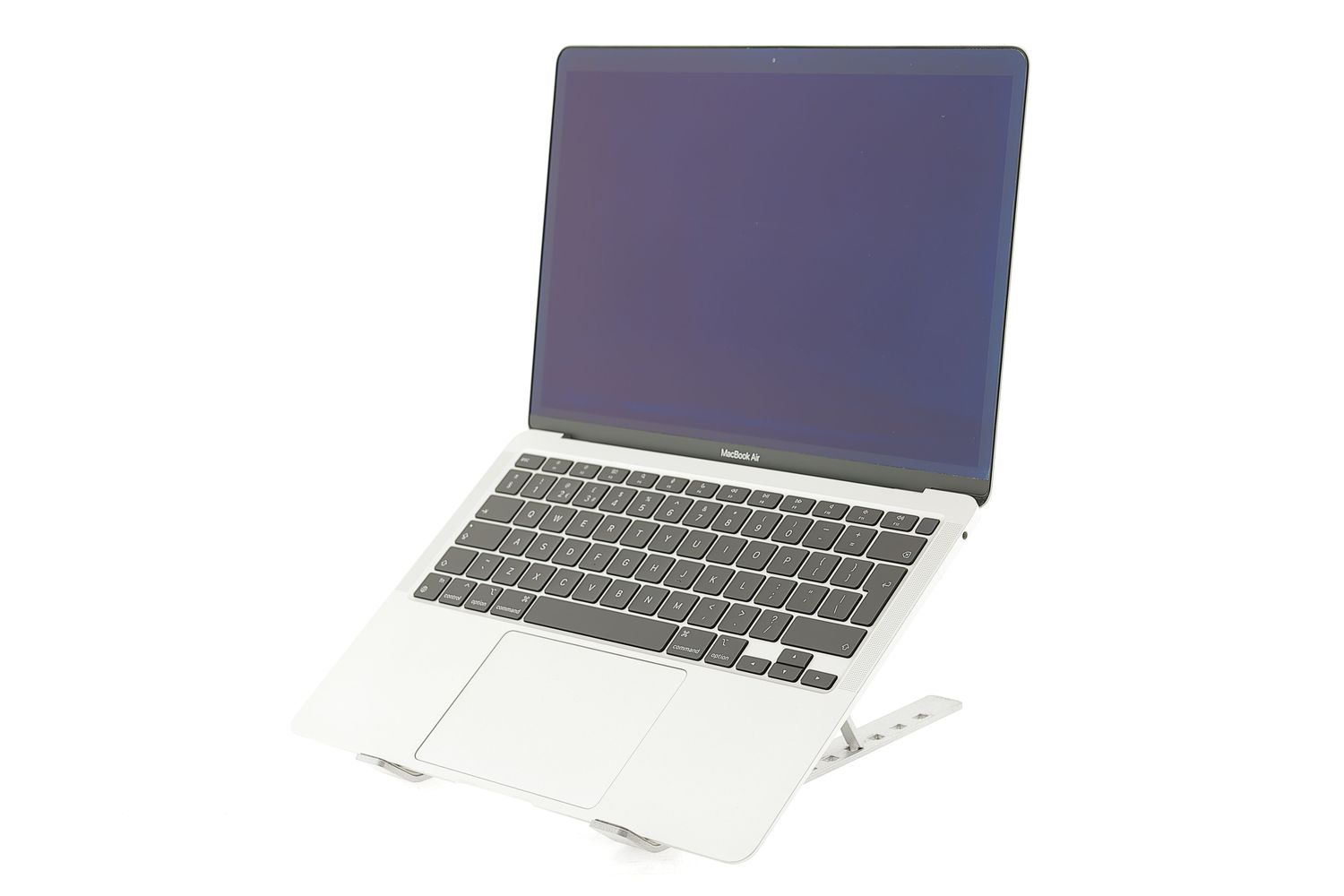 Apple MacBook Air 13″ 2020, i5 1.1 GHz, 8 GB, Intel Iris Plus 512 GB Silver - Foarte bun