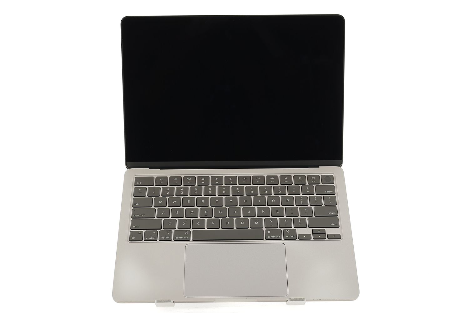 Apple MacBook Air 13″ 2022, M2 8 Cores, 8 GB, 8 core GPU 256 GB Space Gray - Много добро