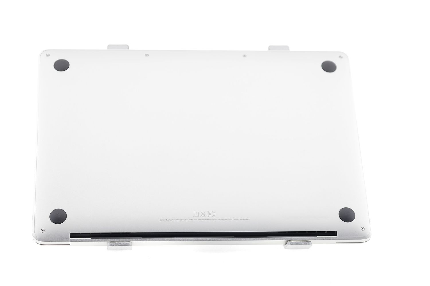 Apple MacBook Pro 13″ 2020, M1 8 Cores, 8 GB, 8 core GPU 256 GB Silver - Excelent