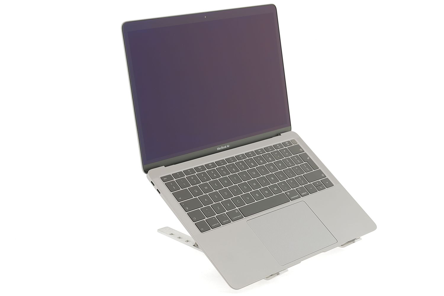 Apple MacBook Air 13″ 2018, i5 1.6 GHz, 8 GB, Intel UHD Graphics 617 256 GB Space Gray - Много добро