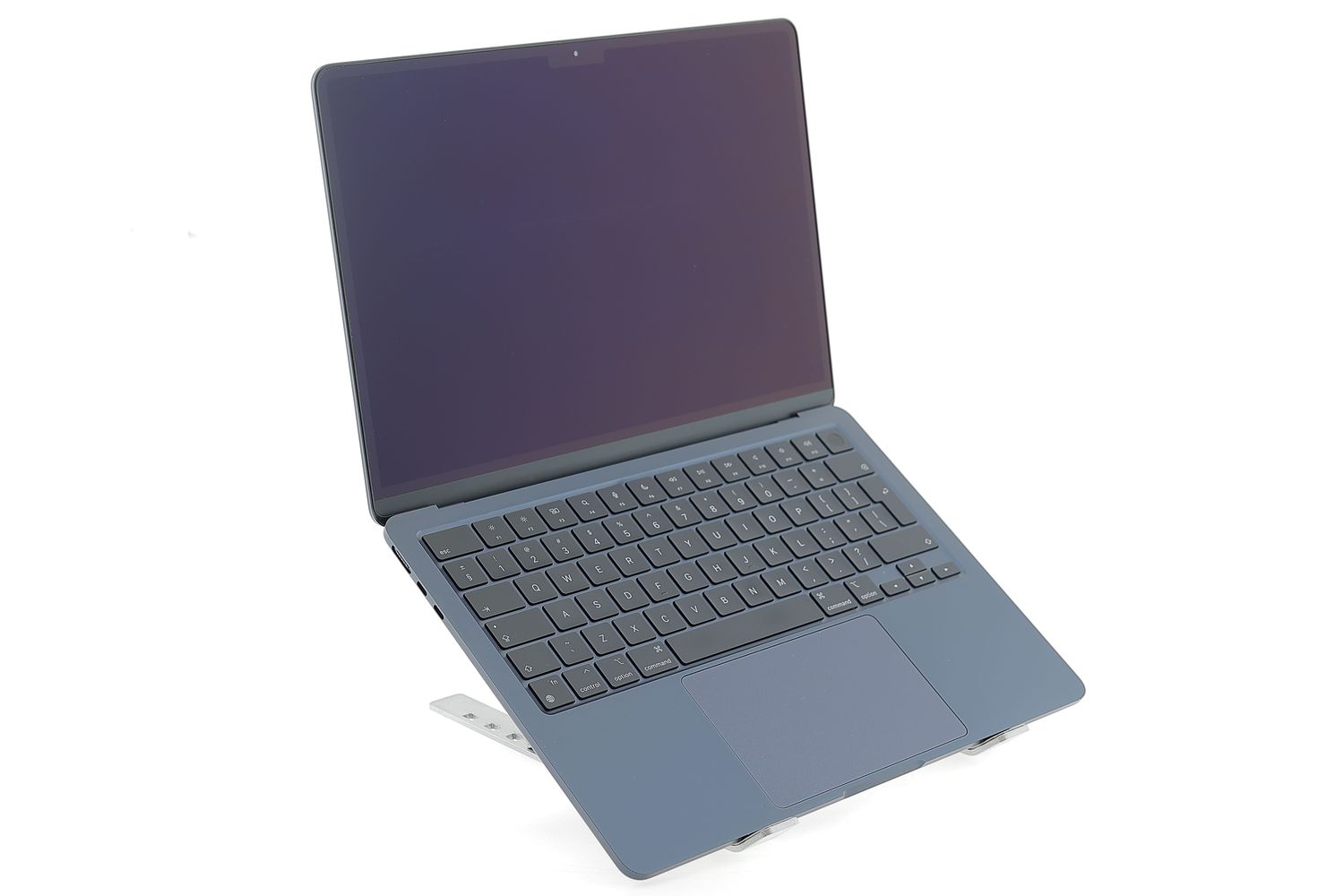 Apple MacBook Air 13″ 2024, M3 8 Cores, 8 GB, 8 core GPU 256 GB Midnight - Foarte bun