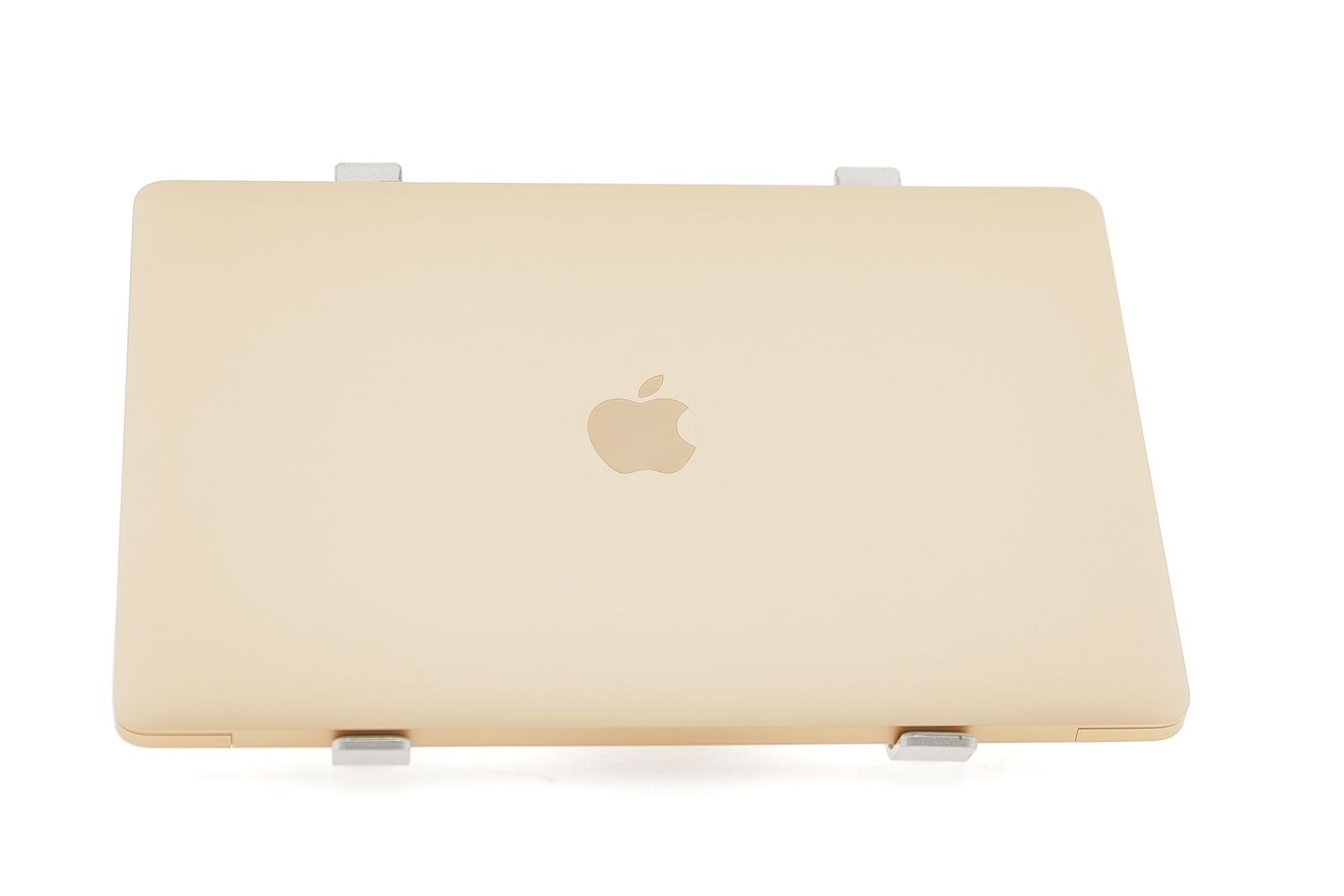 Apple MacBook Air 13″ 2020, M1 8 Cores, 8 GB, 7 core GPU 256 GB Gold