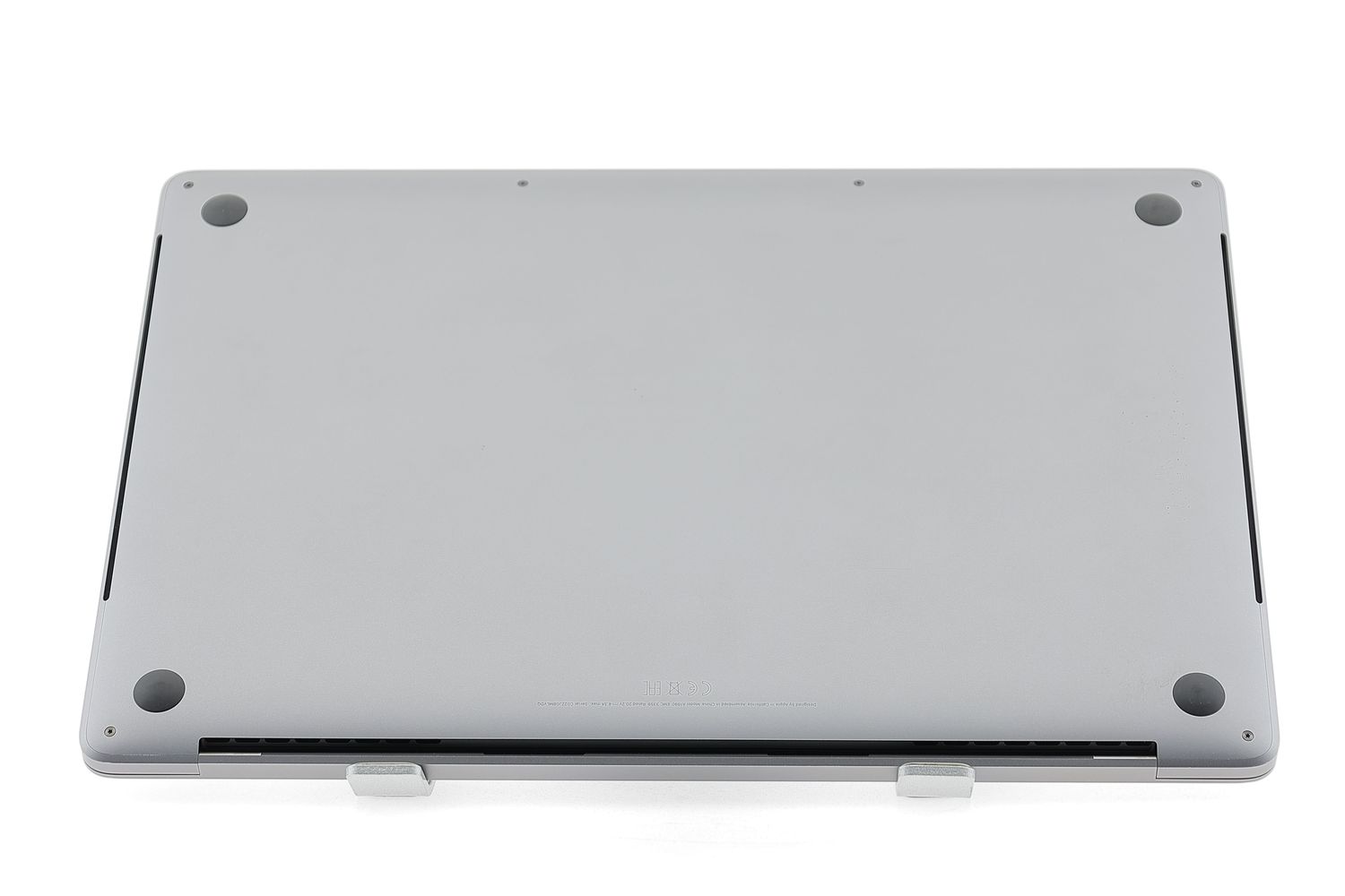 Apple MacBook Pro 15″ Touch Bar 2019, i7 2.6 GHz, 16 GB, AMD Radeon Pro 555X 512 GB Space Gray - Като нов