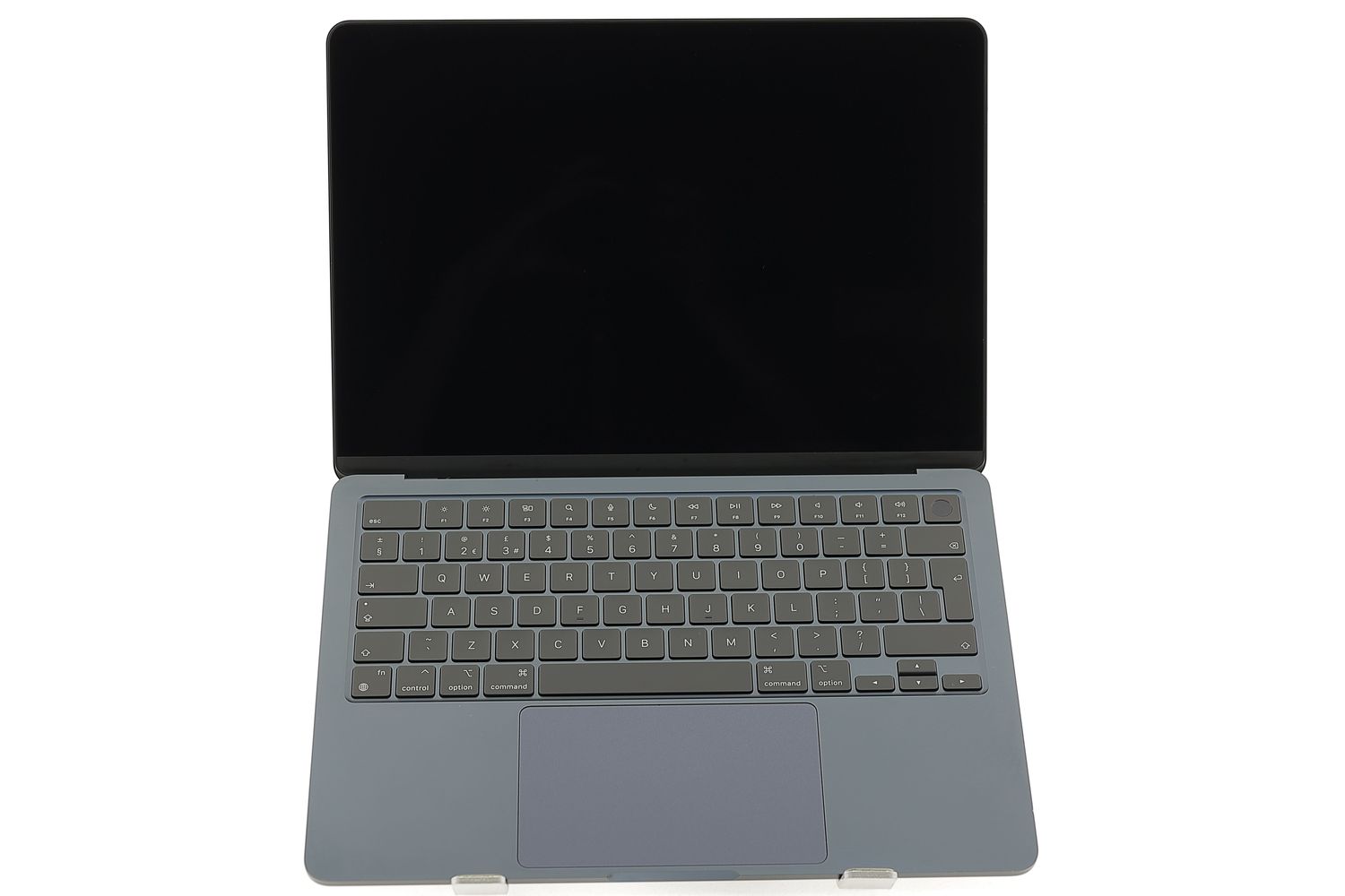 Apple MacBook Air 13″ 2022, M2 8 Cores, 8 GB, 8 core GPU 256 GB Midnight - Отлично
