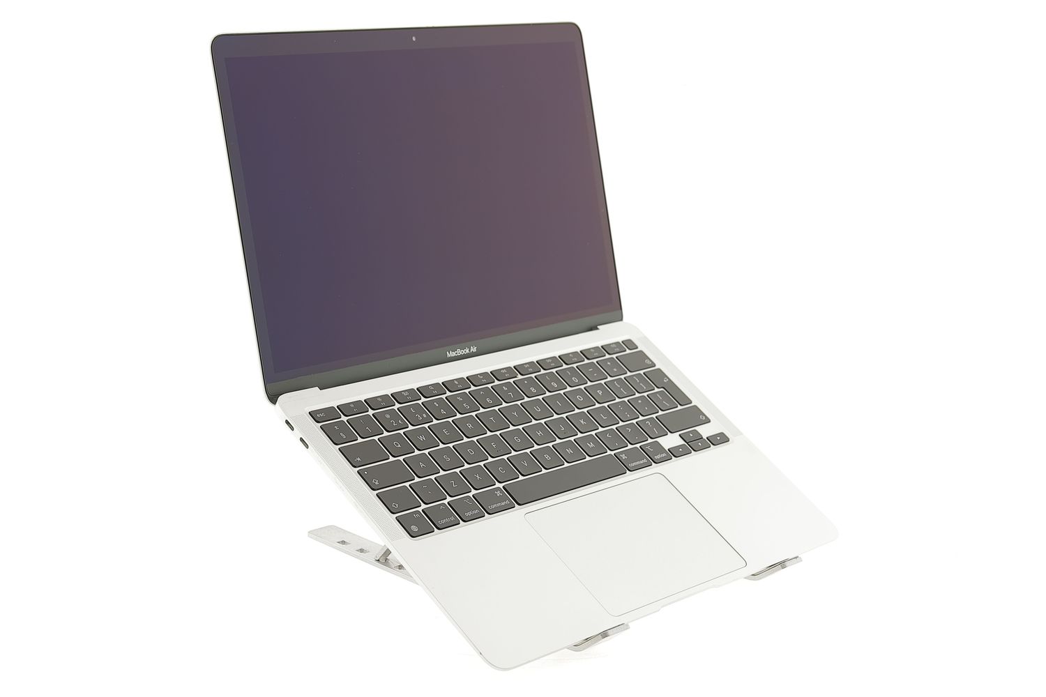 Apple MacBook Air 13″ 2020, M1 8 Cores, 8 GB, 7 core GPU 256 GB Silver - Kiváló