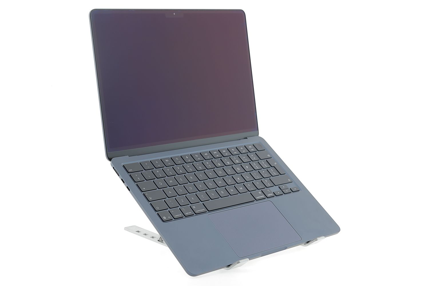 Apple MacBook Air 13″ 2025, M4 10 Cores, 16 GB, 8 core GPU 256 GB Midnight - Foarte bun