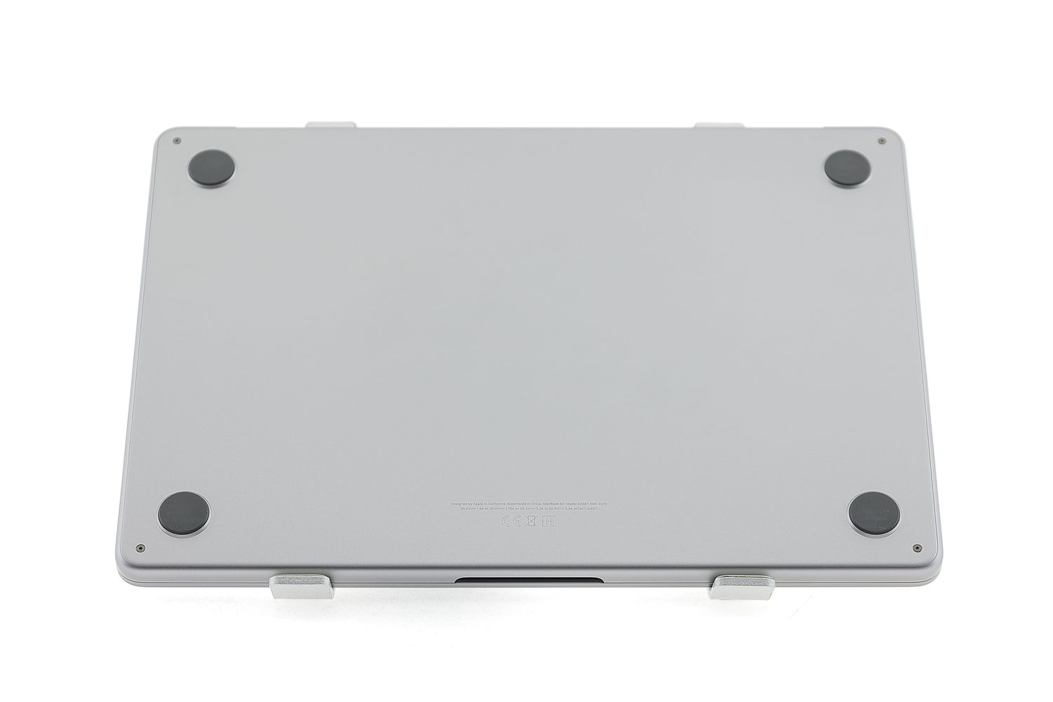 Apple MacBook Air 13″ 2022, M2 8 Cores, 8 GB, 8 core GPU 256 GB Space Gray - Като нов