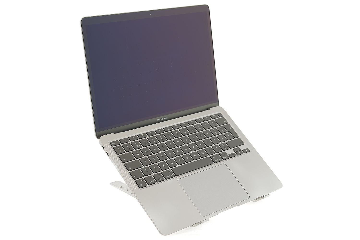 Apple MacBook Air 13″ 2020, i7 1.2 GHz, 16 GB, Intel Iris Plus 256 GB Space Gray - Nagyon jó