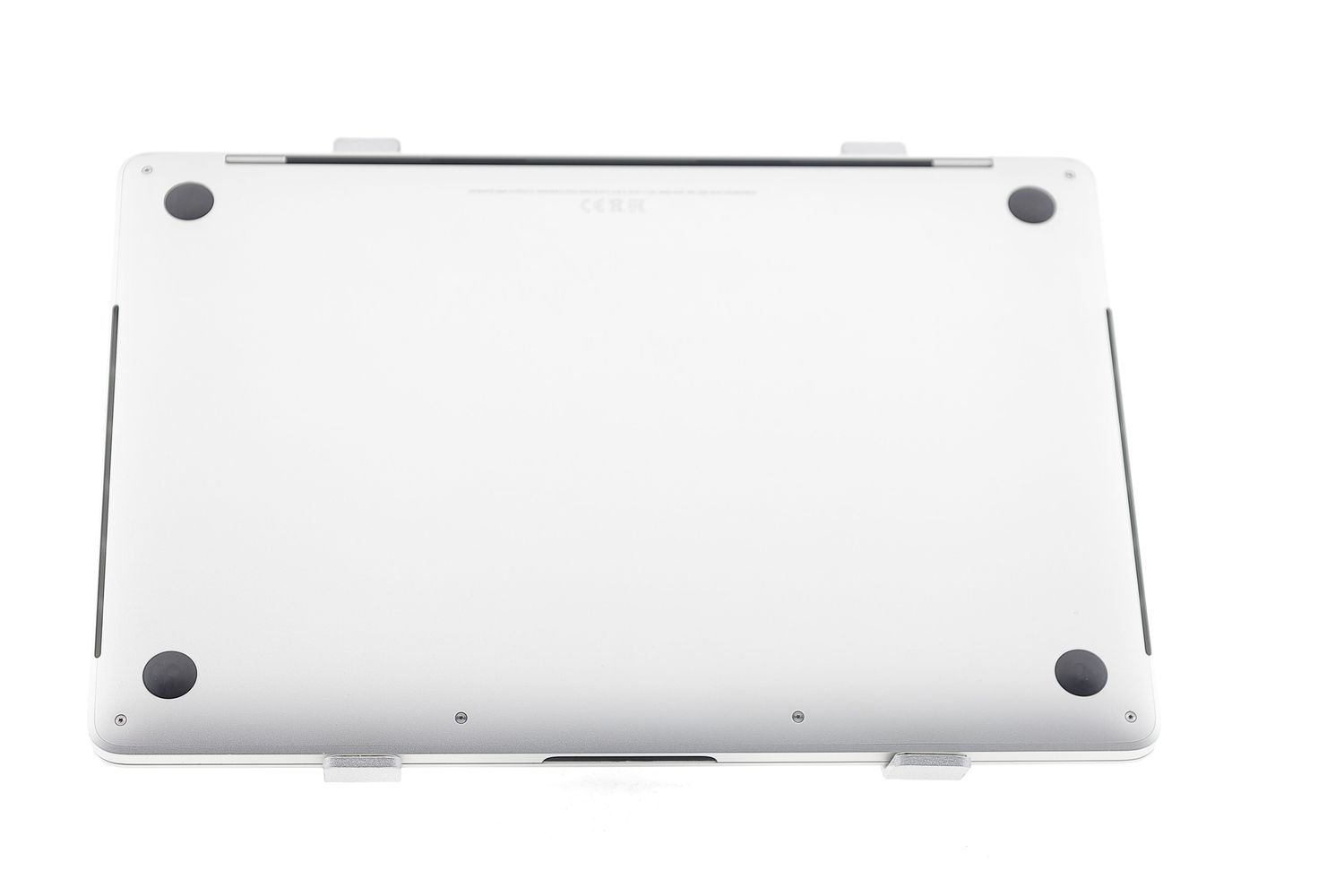 Apple MacBook Pro 13″ Touch Bar 2020, i7 2.3 GHz, 16 GB, Intel Iris Plus Graphics 512 GB Silver - Много добро