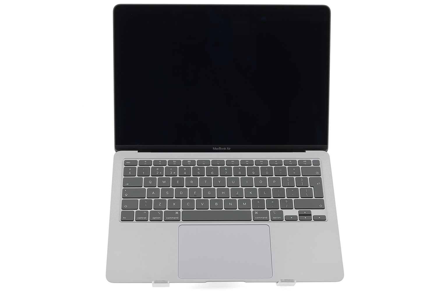 Apple MacBook Air 13″ 2020, i3 1.1 GHz, 8 GB, Intel Iris Plus 256 GB Space Gray - Ca nou