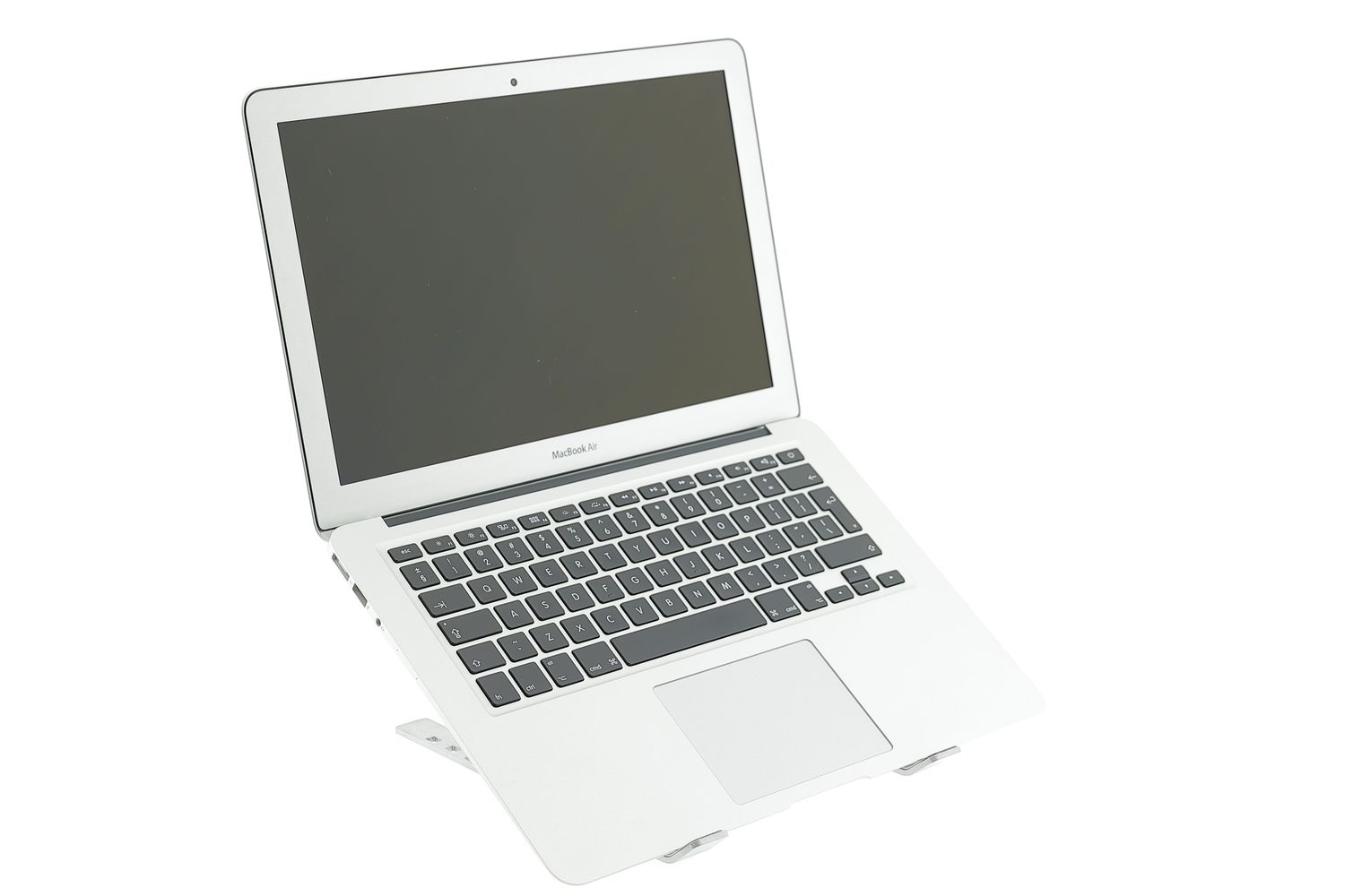 Apple MacBook Air 13″ 2017, i5 1.8 GHz, 8 GB, HD Graphics 6000 128 GB Silver - Много добро