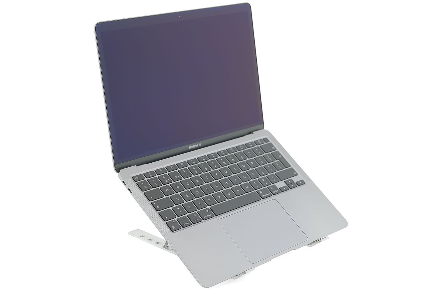 Apple MacBook Air 13″ 2020, i3 1.1 GHz, 8 GB, Intel Iris Plus 256 GB Space Gray - Excelent