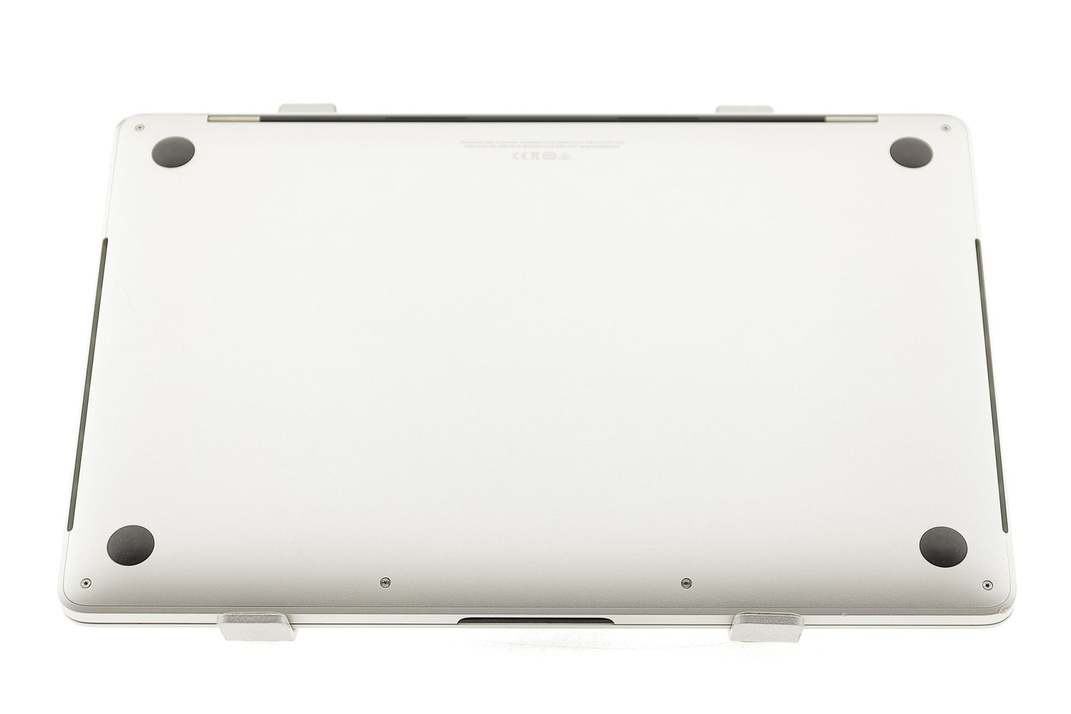 Apple MacBook Pro 13″ Touch Bar 2020, i5 2 GHz, 16 GB, Intel Iris Plus Graphics 512 GB Silver - Много добро