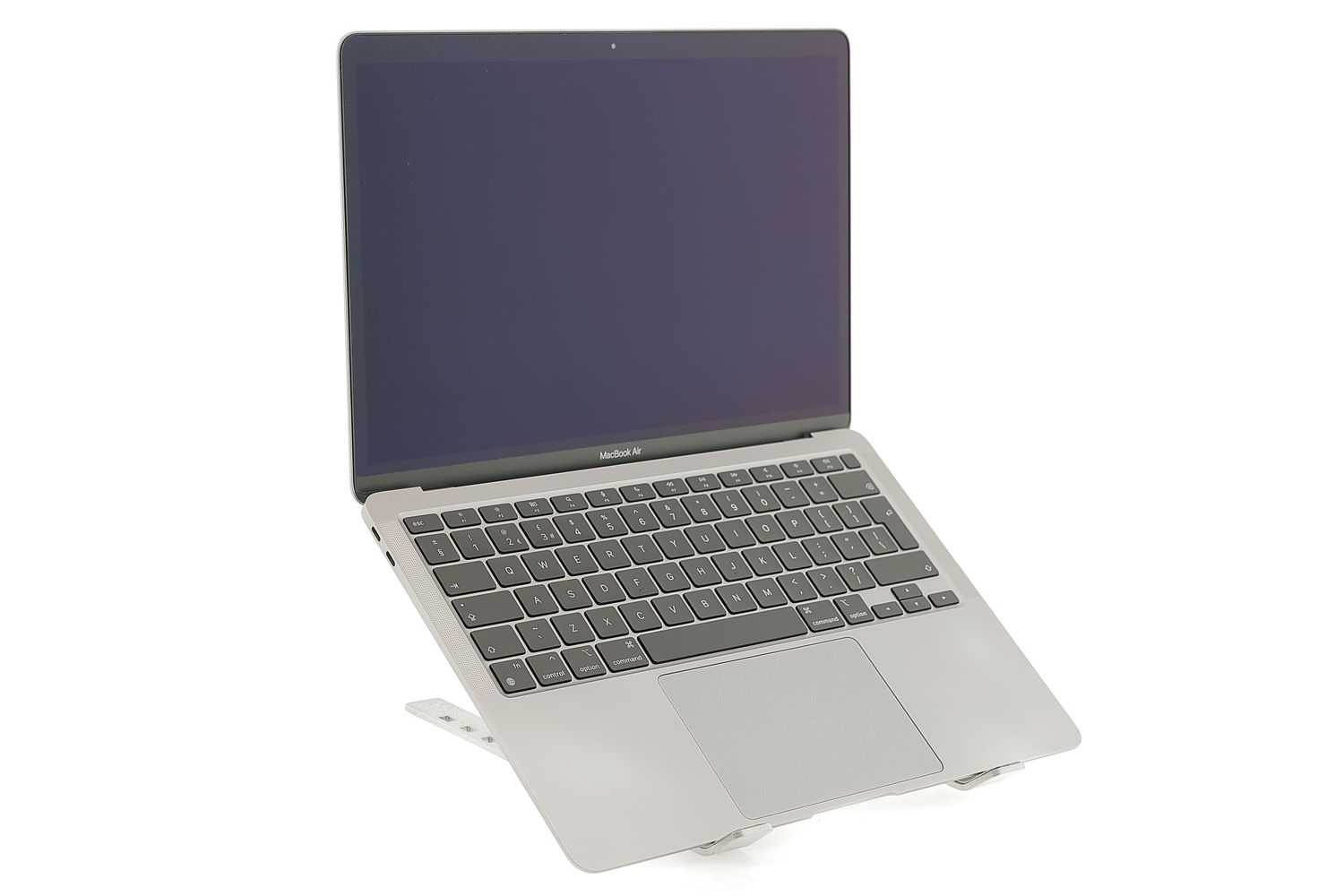 Apple MacBook Air 13″ 2020, M1 8 Cores, 16 GB, 7 core GPU 256 GB Space Gray - Foarte bun