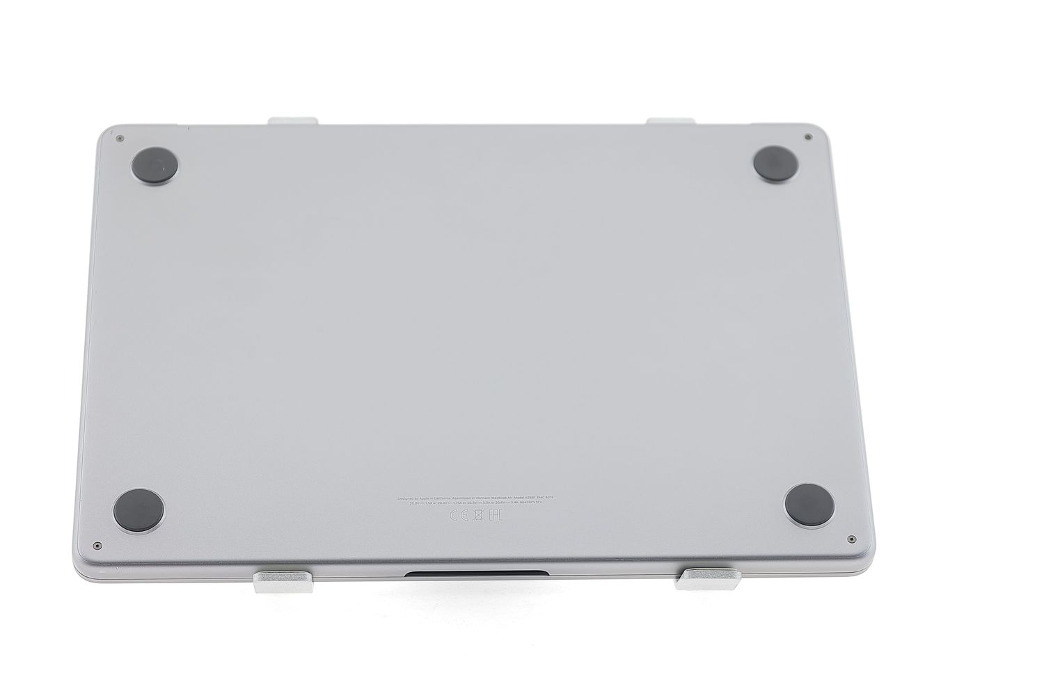 Apple MacBook Air 13″ 2022, M2 8 Cores, 8 GB, 8 core GPU 256 GB Space Gray