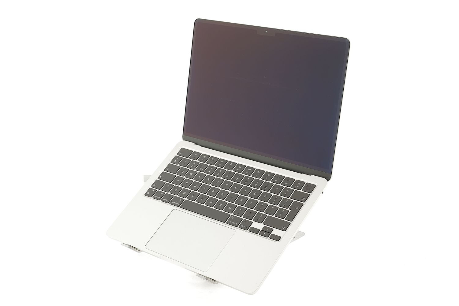 Apple MacBook Air 13″ 2022, M2 8 Cores, 8 GB, 8 core GPU 256 GB Silver - Excelent