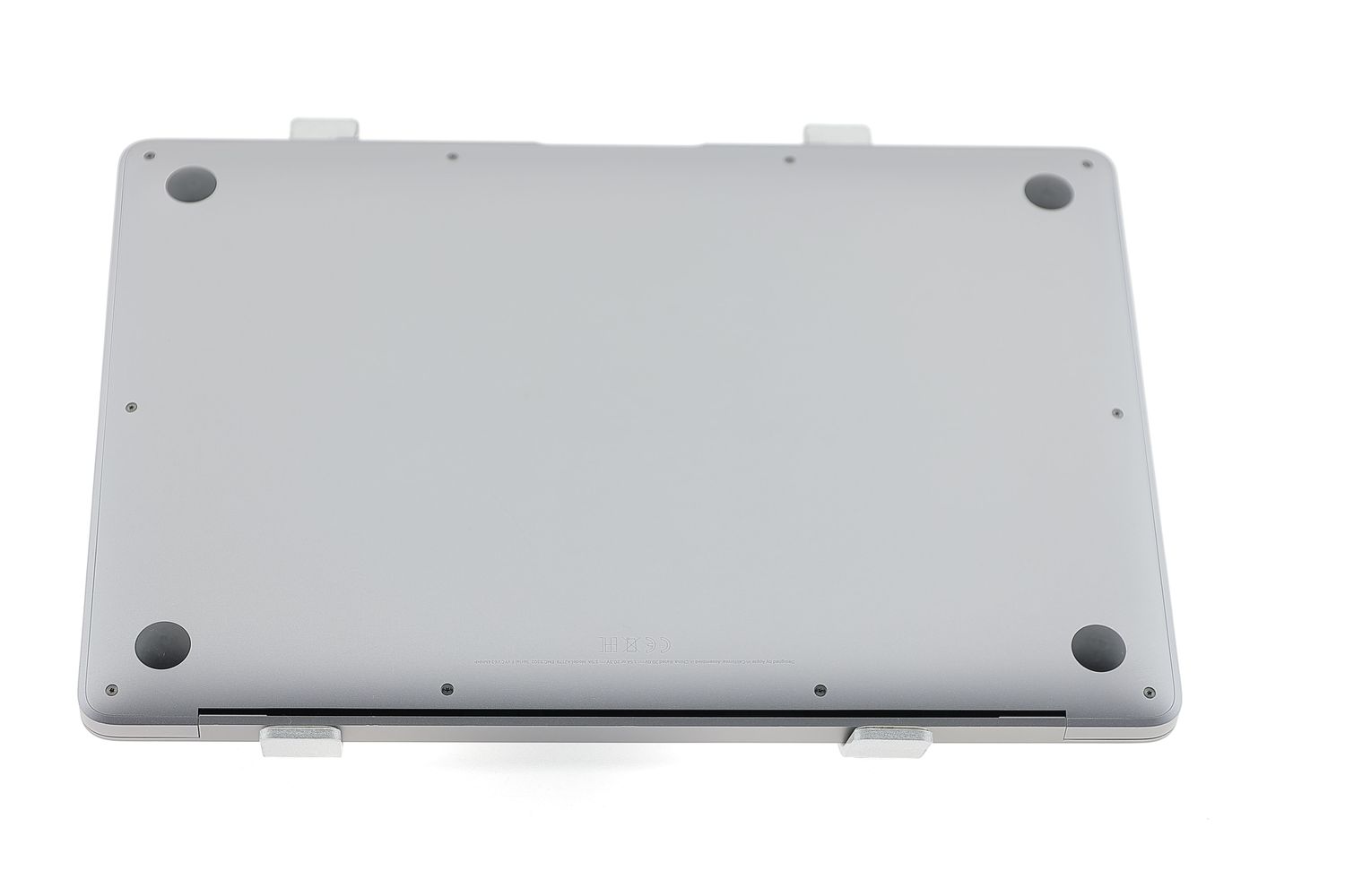 Apple MacBook Air 13″ 2020, i3 1.1 GHz, 8 GB, Intel Iris Plus 256 GB Space Gray - Като нов