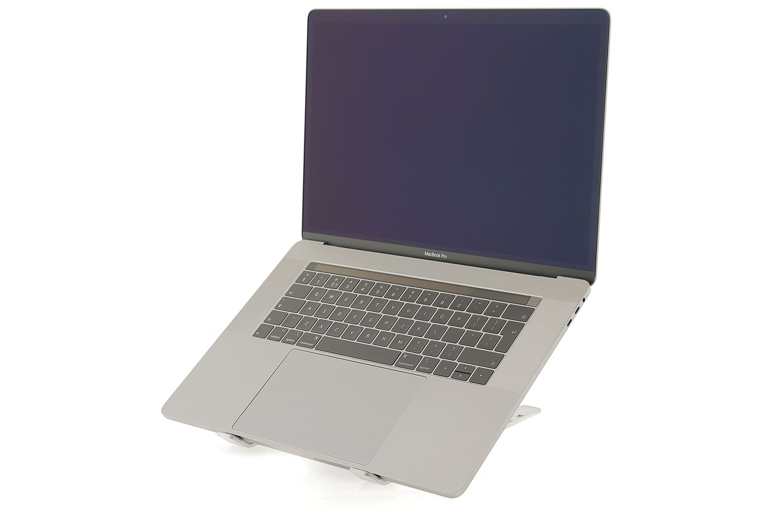 Apple MacBook Pro 15″ Touch Bar 2019, i9 2.3 GHz, 16 GB, AMD Radeon Pro 560X 512 GB Space Gray - Foarte bun